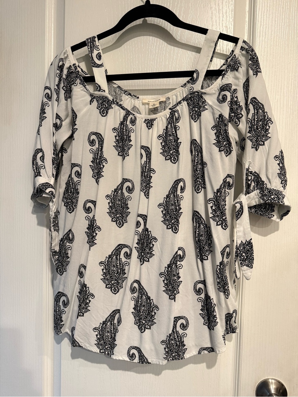 Westbound White Cold-Shoulder Paisley Print Top
